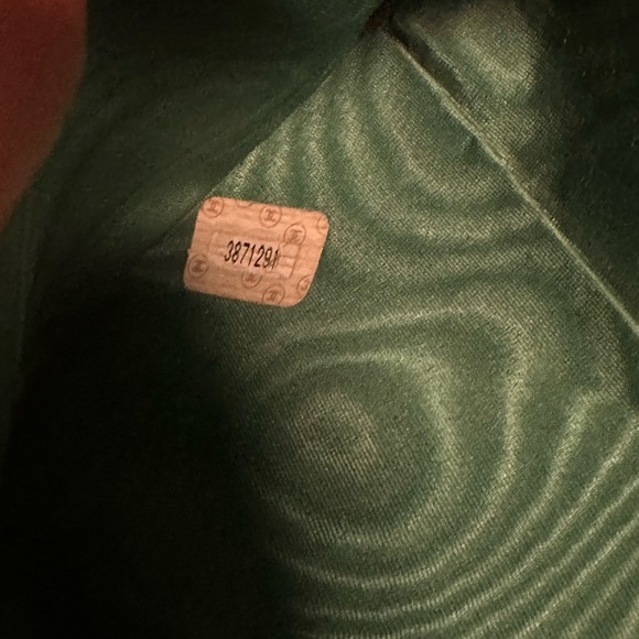 Chanel Caviar CC logo wallet Green - Picture 14 of 17